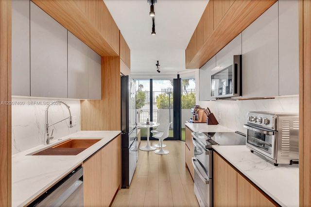 3640 Yacht Club Dr 310, Aventura, FL 33180