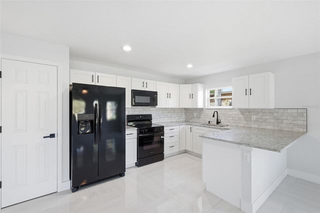 311 12TH STREET W, Palmetto, FL 34221