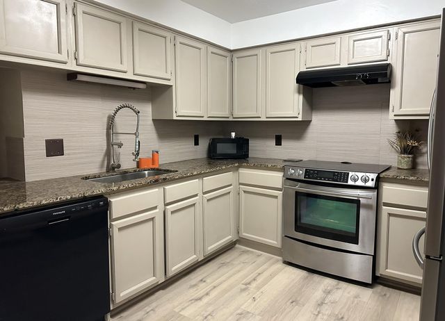 8100 Cambridge Street 29, Houston, TX 77054