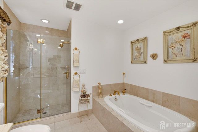 15 Cherokee Road, East Brunswick, NJ 08816