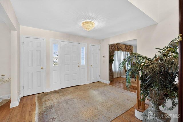 15 Cherokee Road, East Brunswick, NJ 08816