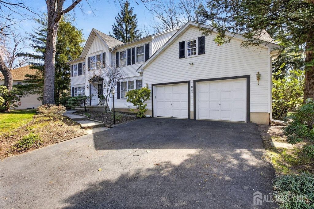 15 Cherokee Road, East Brunswick, NJ 08816