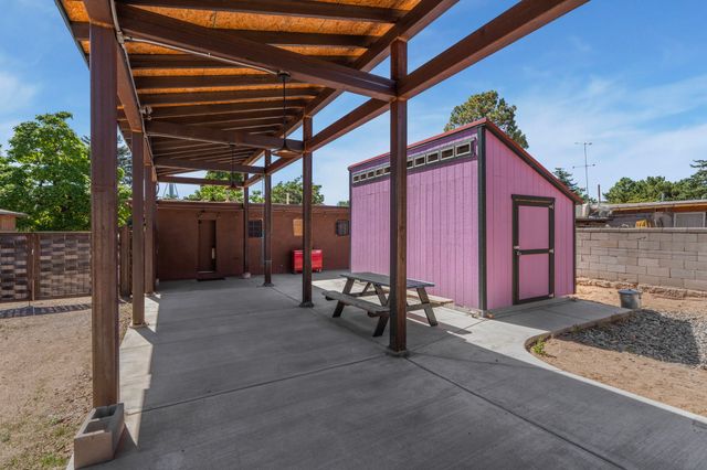 325 Fiesta Street, Santa Fe, NM 87501