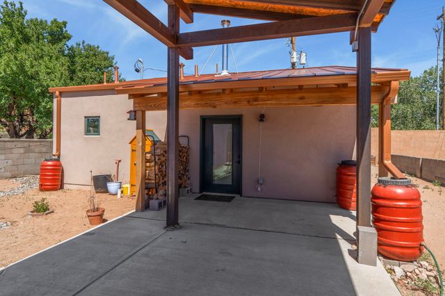 325 Fiesta Street, Santa Fe, NM 87501