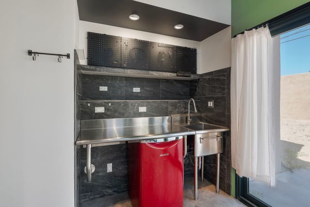 325 Fiesta Street, Santa Fe, NM 87501