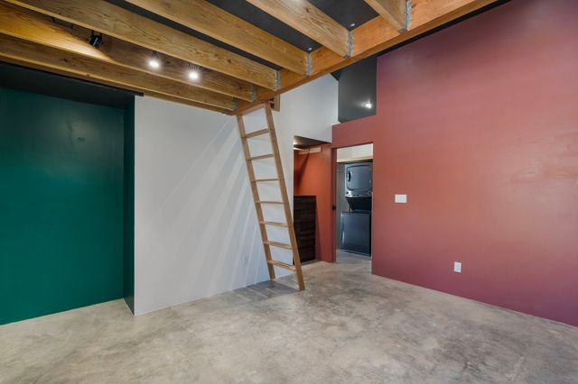 325 Fiesta Street, Santa Fe, NM 87501