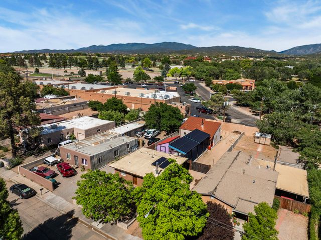 325 Fiesta Street, Santa Fe, NM 87501