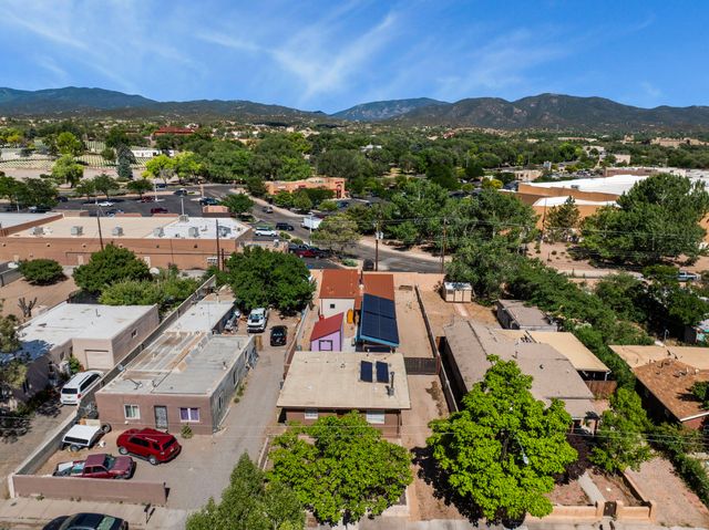 325 Fiesta Street, Santa Fe, NM 87501