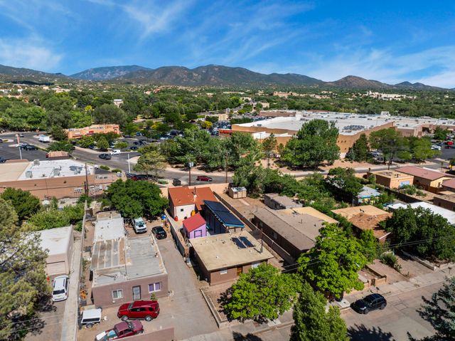 325 Fiesta Street, Santa Fe, NM 87501