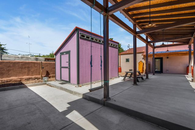 325 Fiesta Street, Santa Fe, NM 87501