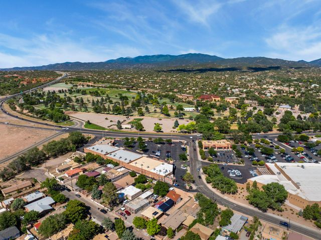 325 Fiesta Street, Santa Fe, NM 87501