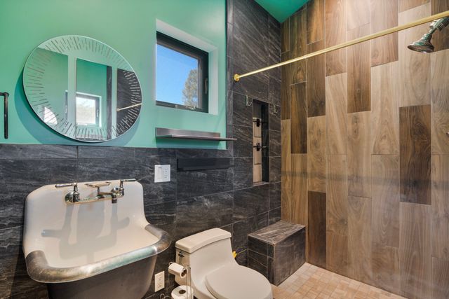 325 Fiesta Street, Santa Fe, NM 87501