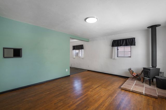 325 Fiesta Street, Santa Fe, NM 87501