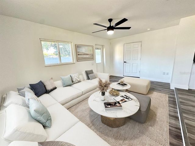 2527 DONS PLACE, Lakeland, FL 33801
