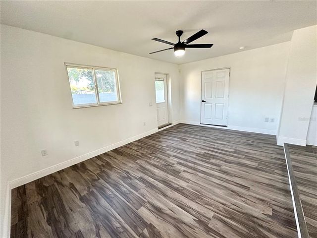2527 DONS PLACE, Lakeland, FL 33801