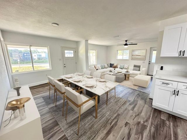 2527 DONS PLACE, Lakeland, FL 33801