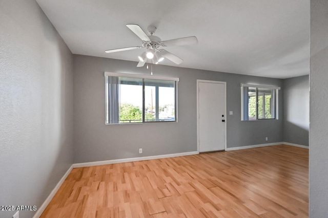 1702 W TUCKEY Lane 212, Phoenix, AZ 85015