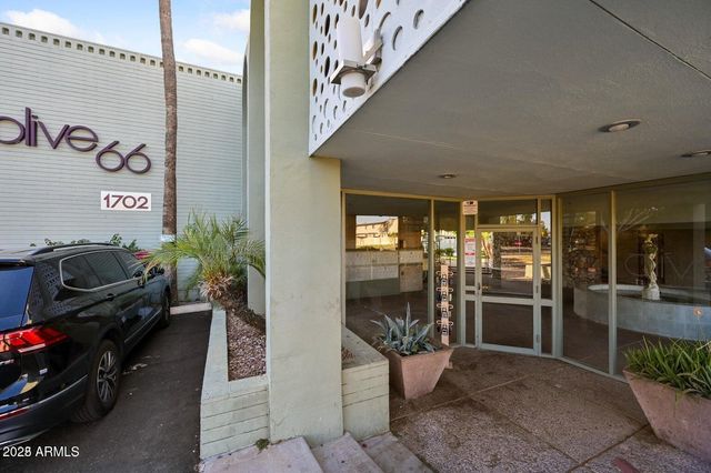 1702 W TUCKEY Lane 212, Phoenix, AZ 85015