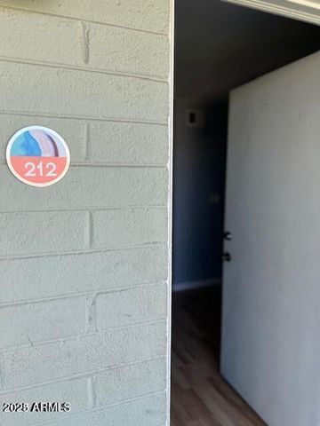 1702 W TUCKEY Lane 212, Phoenix, AZ 85015