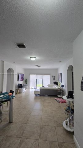 3241 SW 147th Ct, Miami, FL 33185