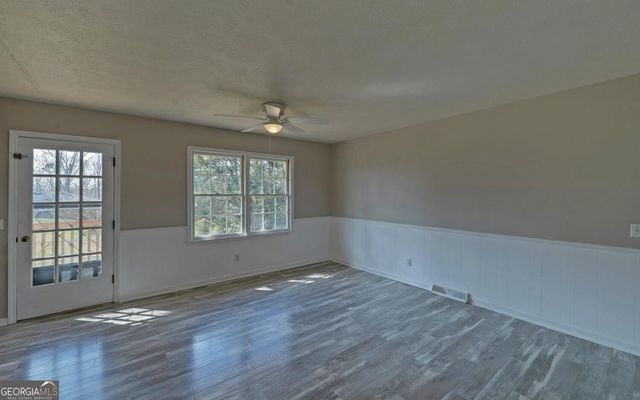 704 Skyline Drive, Toccoa, GA 30577