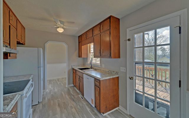 704 Skyline Drive, Toccoa, GA 30577