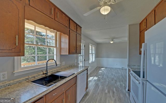 704 Skyline Drive, Toccoa, GA 30577