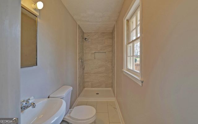 704 Skyline Drive, Toccoa, GA 30577