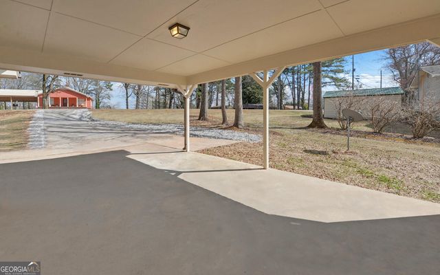 704 Skyline Drive, Toccoa, GA 30577