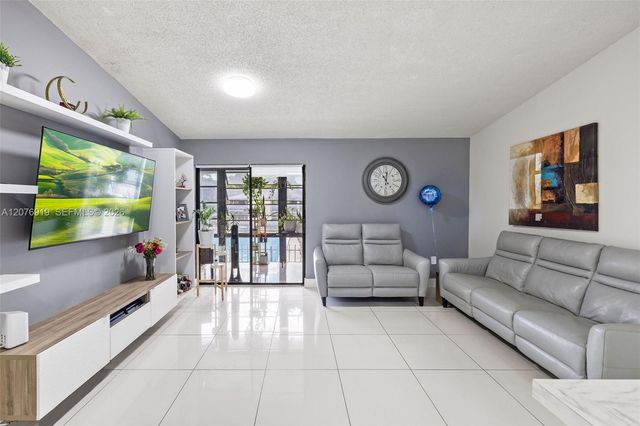 827 NE 199th Street 206, Miami, FL 33179