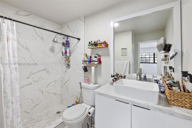 827 NE 199th Street 206, Miami, FL 33179
