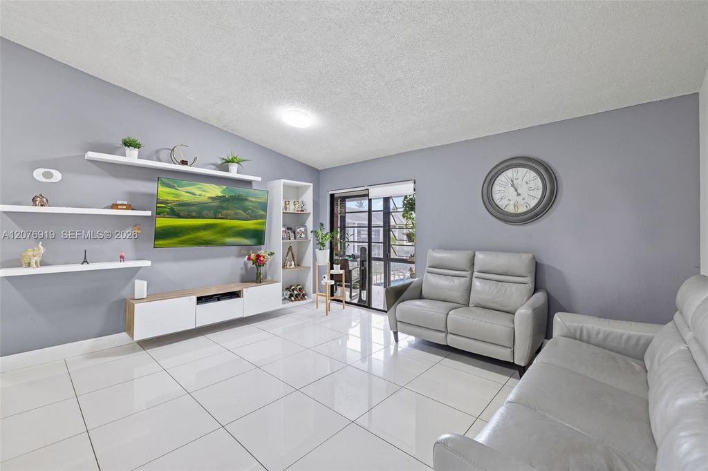 827 NE 199th Street 206, Miami, FL 33179