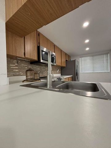 1005 Palm Beach Trace Dr 1005, Royal Palm Beach, FL 33411