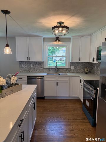 10 Lox Lane, Enfield, CT 06082