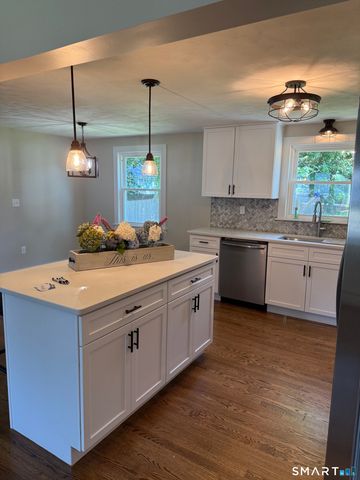 10 Lox Lane, Enfield, CT 06082