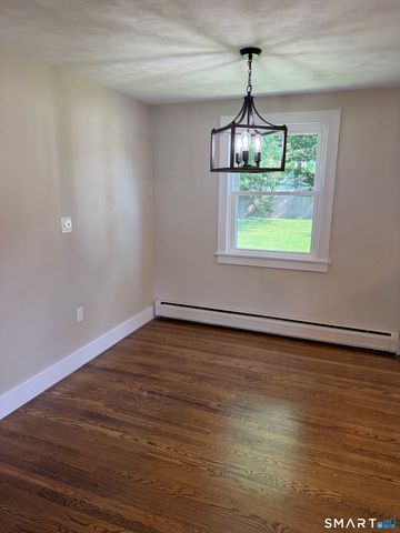 10 Lox Lane, Enfield, CT 06082
