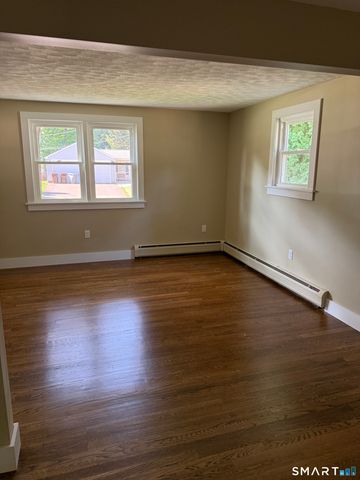 10 Lox Lane, Enfield, CT 06082