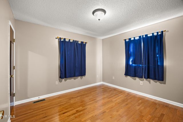 226 High Oak Drive, Bristol, VA 24201