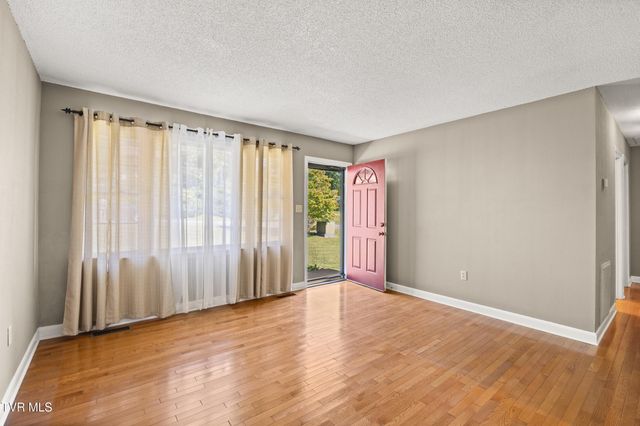226 High Oak Drive, Bristol, VA 24201