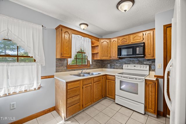 226 High Oak Drive, Bristol, VA 24201