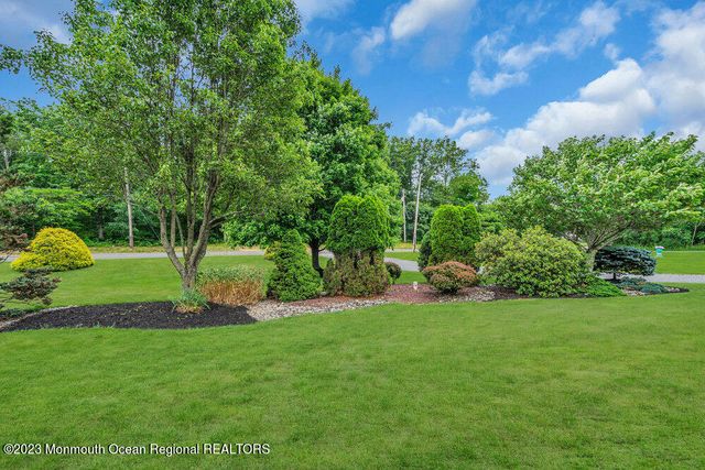 296 White Road, Jackson, NJ 08527