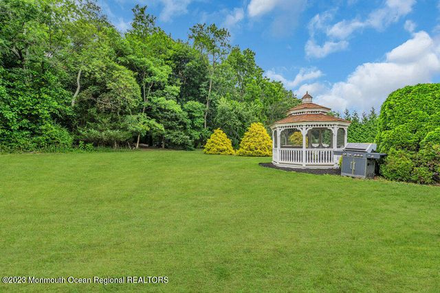 296 White Road, Jackson, NJ 08527