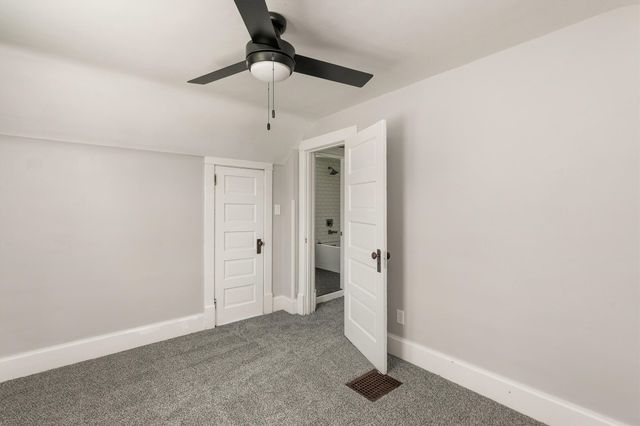 624 Mckinley Avenue, Des Moines, IA 50315