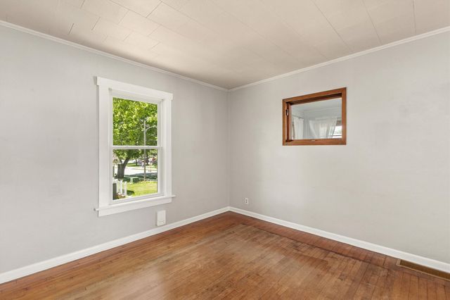 624 Mckinley Avenue, Des Moines, IA 50315
