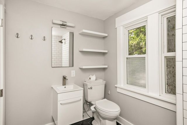 624 Mckinley Avenue, Des Moines, IA 50315