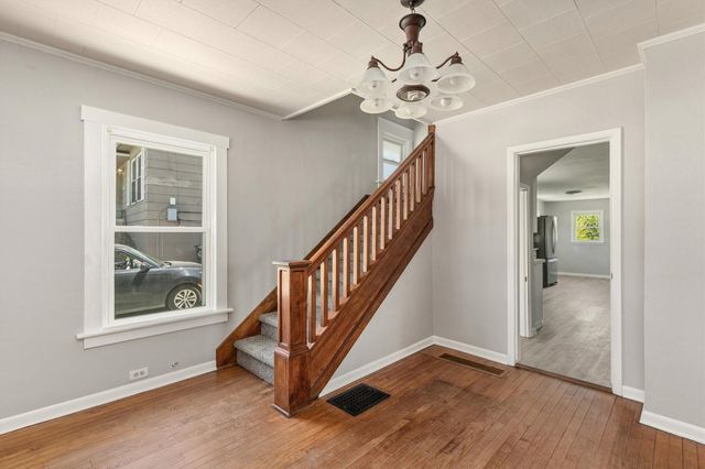 624 Mckinley Avenue, Des Moines, IA 50315