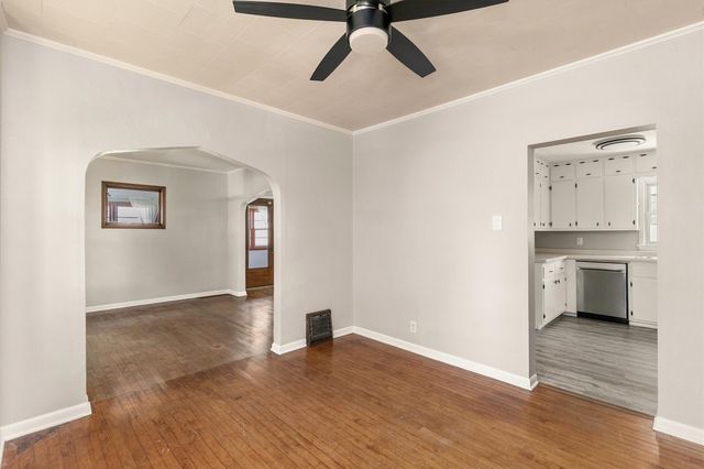624 Mckinley Avenue, Des Moines, IA 50315