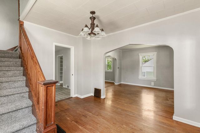 624 Mckinley Avenue, Des Moines, IA 50315