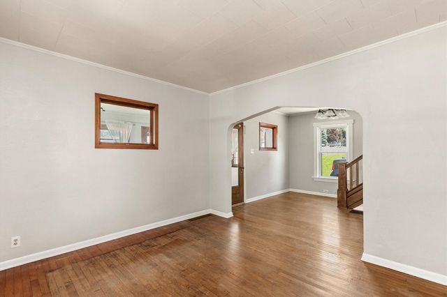 624 Mckinley Avenue, Des Moines, IA 50315