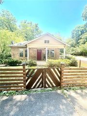 5 Lakeview Dr, Atlanta, GA 30317